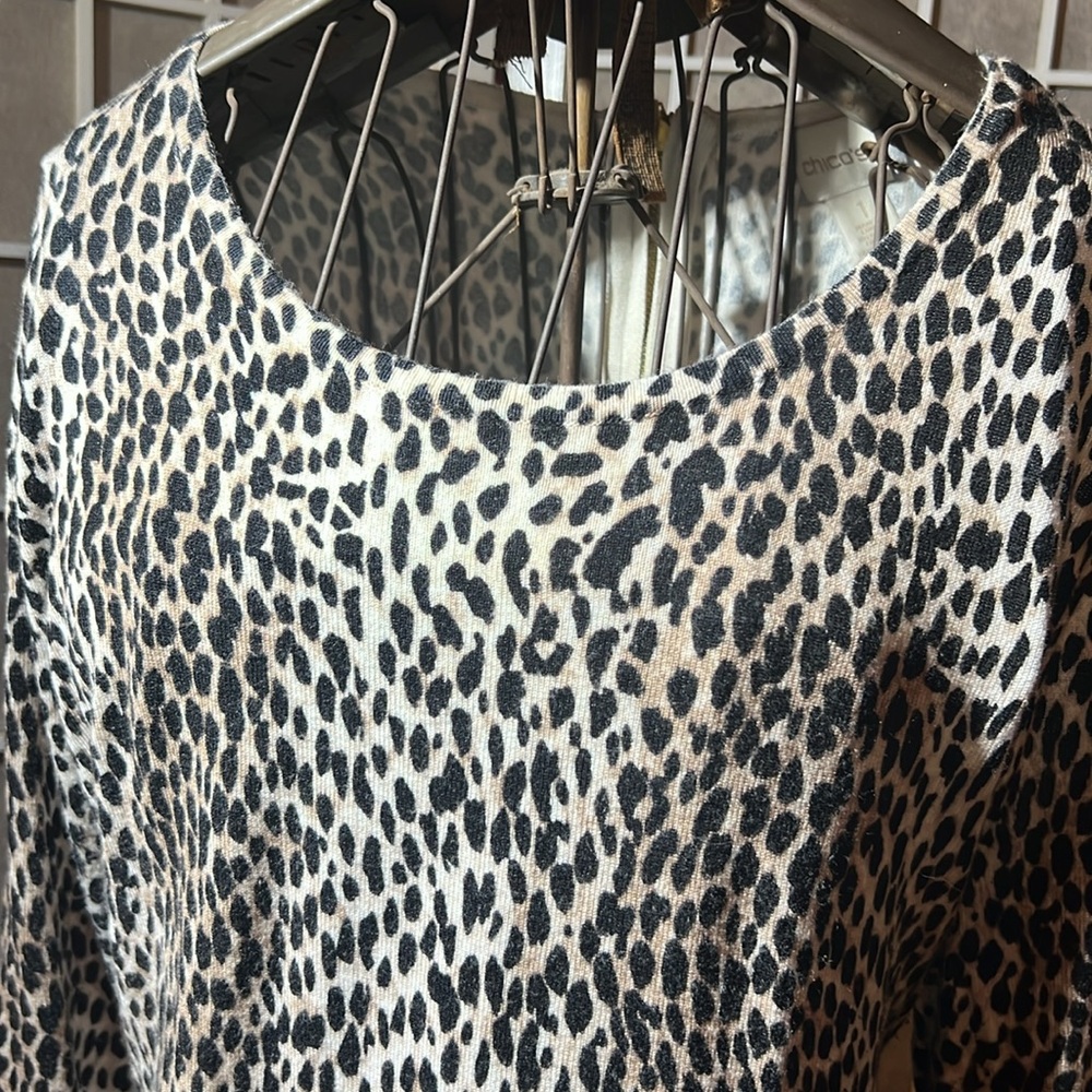 Chicos Leopard Fine Light Sweater Tunic Size 1 NWOT